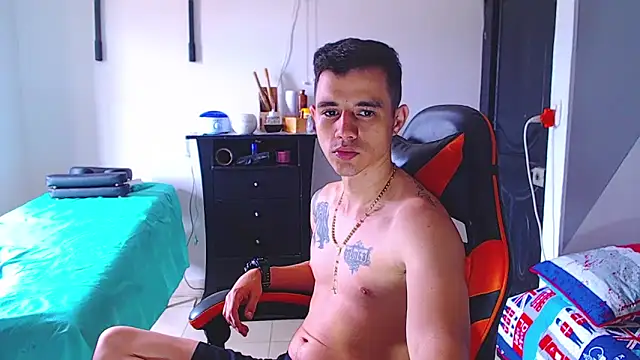 ADAM HOT online show from May 31, 4:03 pm