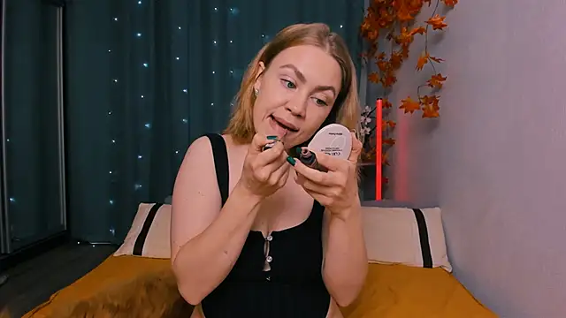 InsatiableFoxX online show from September 29, 10:36 pm