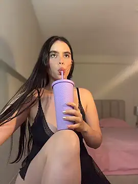 Mavi Coless online show from June 27, 1:32 am