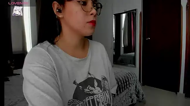 HARLEYNAPIER online show from February 24, 7:41 pm