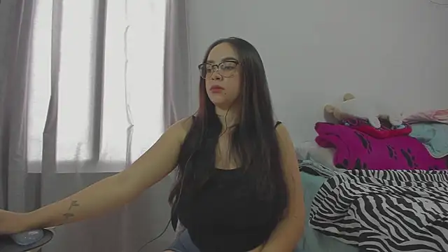 HARLEYNAPIER online show from October 8, 8:17 pm