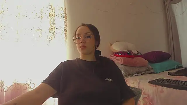 HARLEYNAPIER online show from March 25, 7:09 pm