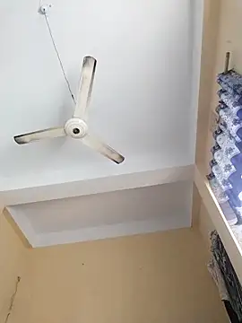 Snapshot of Lina-Rose chatting on February 27, 8:28 am Lina-Rose online show from February 27, 8:28 am