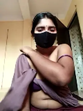 Snapshot of Lina-Rose chatting on October 18, 1:41 am Lina-Rose online show from October 18, 1:41 am