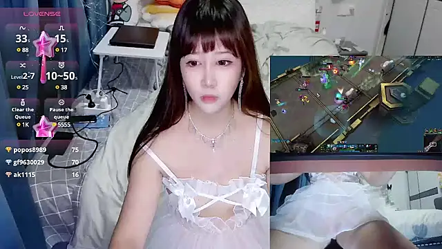 Snapshot of Angelababy001 chatting on December 4, 3:32 pm Angelababy001 online show from December 4, 3:32 pm