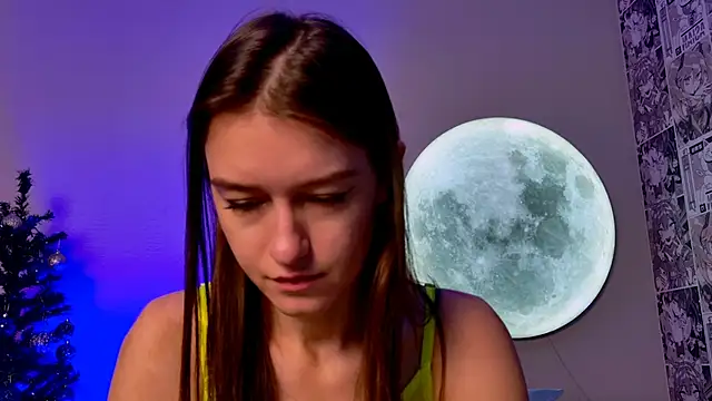 Snapshot of Alice__grace chatting on December 12, 12:38 am Alice  grace online show from December 12, 12:38 am