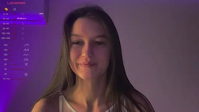Snapshot of Alice__grace chatting on February 11, 4:13 pm Alice  grace online show from February 11, 4:13 pm