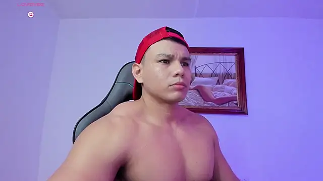 Snapshot of RoyConstance chatting on February 15, 8:38 pm RoyConstance online show from February 15, 8:38 pm