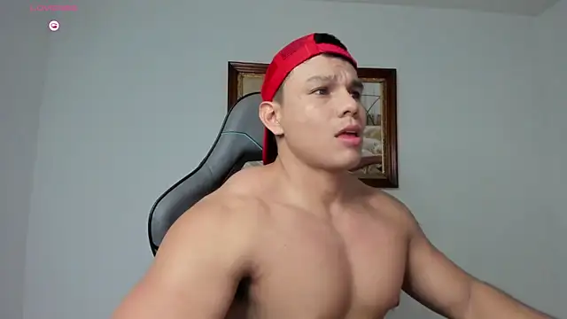 Snapshot of RoyConstance chatting on February 28, 3:51 am RoyConstance online show from February 28, 3:51 am