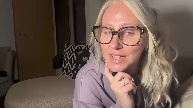 MelodyCollinsUk online show from March 2, 5:47 pm