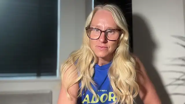 MelodyCollinsUk online show from September 20, 8:15 am