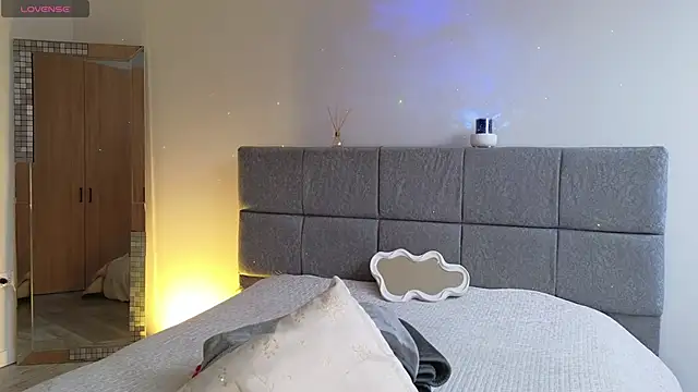 Soffimoon  online show from April 13, 8:58 pm