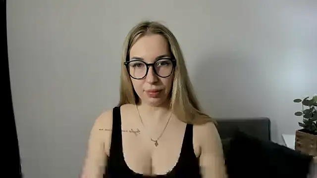 AriaDesire online show from March 16, 8:07 am