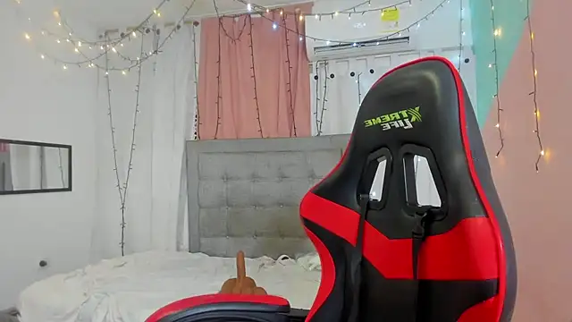 valentina 0  online show from March 2, 11:39 am