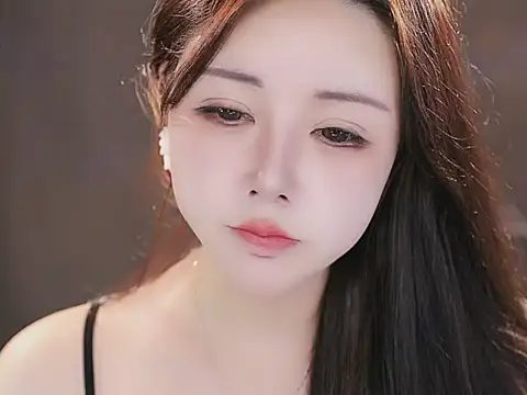 Qiaoqiao  online show from November 7, 1:55 pm