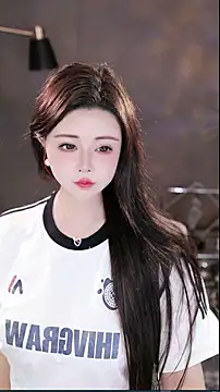 Qiaoqiao  online show from December 5, 4:14 pm