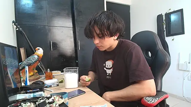 Snapshot of Haruto2001 chatting on March 20, 9:24 pm Haruto2001 online show from March 20, 9:24 pm