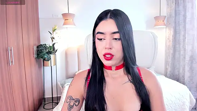 Snapshot of zoee_jackson chatting on January 8, 6:52 pm zoee jackson online show from January 8, 6:52 pm