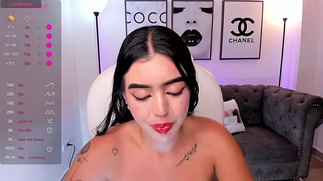 Snapshot of zoee_jackson chatting on January 15, 7:01 pm zoee jackson online show from January 15, 7:01 pm