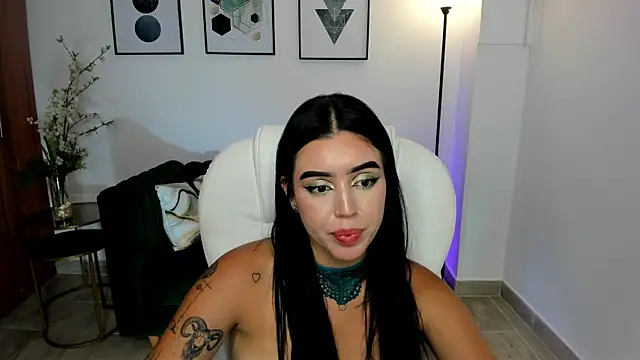Snapshot of zoee_jackson chatting on January 19, 12:49 am zoee jackson online show from January 19, 12:49 am