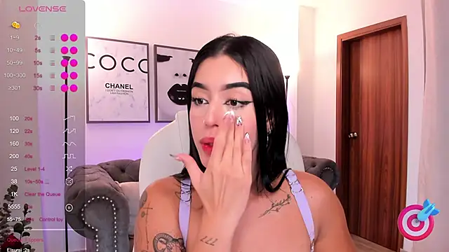 Snapshot of zoee_jackson chatting on February 22, 11:03 pm zoee jackson online show from February 22, 11:03 pm