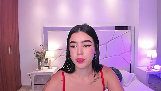 Snapshot of zoee_jackson chatting on March 17, 10:28 pm zoee jackson online show from March 17, 10:28 pm
