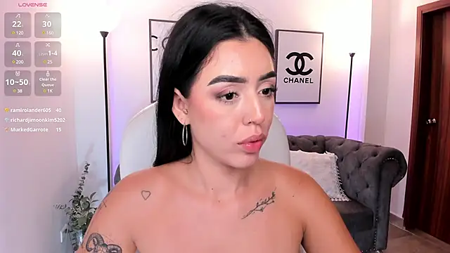 Snapshot of zoee_jackson chatting on March 22, 1:32 am zoee jackson online show from March 22, 1:32 am