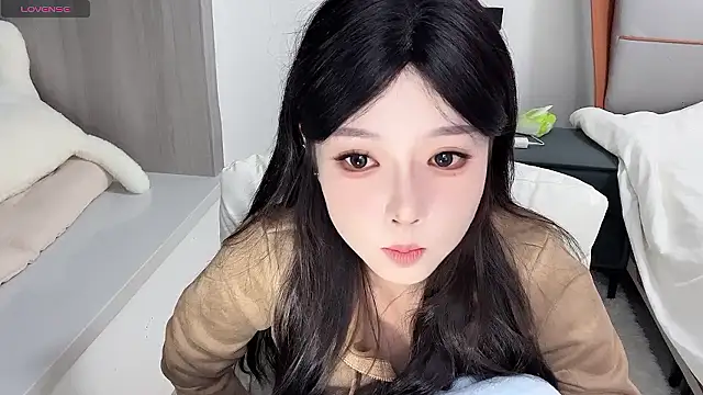 Snapshot of Q-ing chatting on December 2, 1:36 am Q-ing online show from December 2, 1:36 am