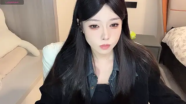 Snapshot of Q-ing chatting on December 13, 5:10 pm Q-ing online show from December 13, 5:10 pm