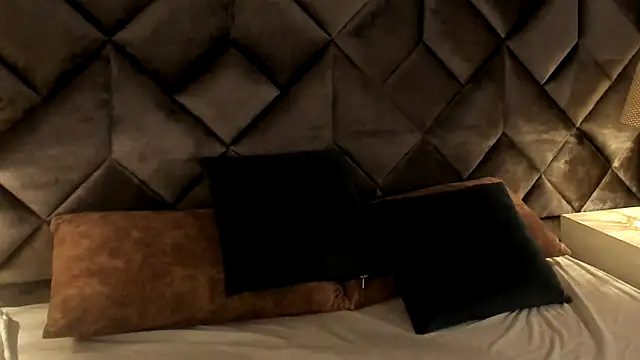 Luisa0110 online show from March 21, 3:48 pm