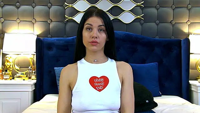 LeyaCass online show from February 20, 9:00 am