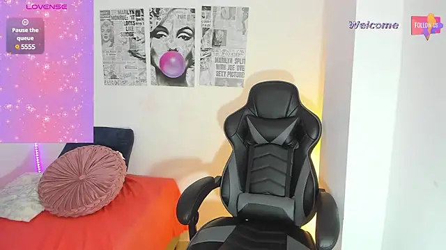 MEGANTARLY09 online show from February 7, 12:31 am