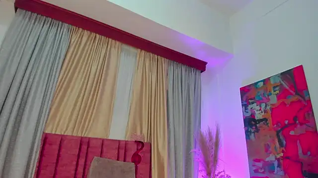 Snapshot of SabrinaWarrenn chatting on February 15, 12:11 pm SabrinaWarrenn online show from February 15, 12:11 pm