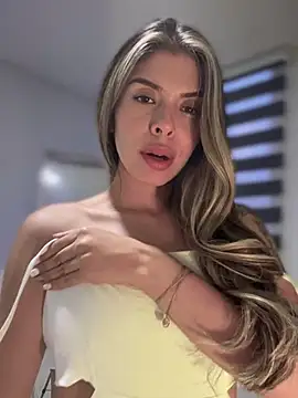 AmmyCollinsW online show from March 8, 10:45 pm