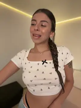 AmmyCollinsW online show from October 7, 9:01 pm