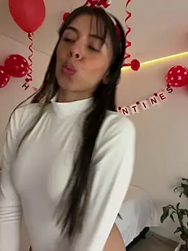 AmmyCollinsW online show from February 14, 9:11 pm