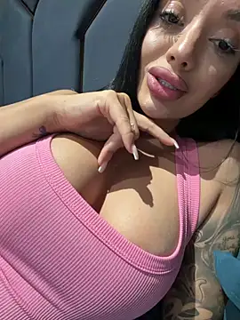 amirahylerr online show from June 7, 6:44 pm