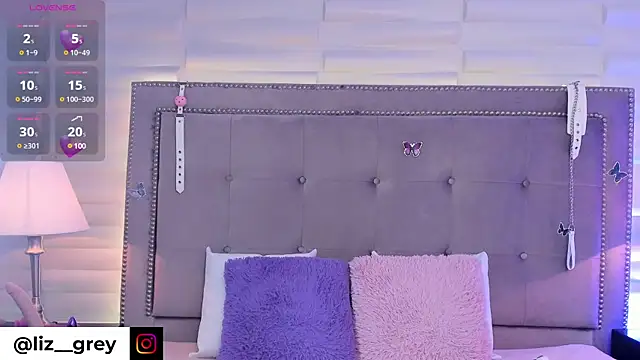 Snapshot of Liz_grey_ chatting on February 11, 11:44 pm Liz grey online show from February 11, 11:44 pm