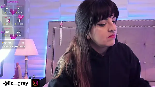 Snapshot of Liz_grey_ chatting on February 13, 2:45 am Liz grey online show from February 13, 2:45 am