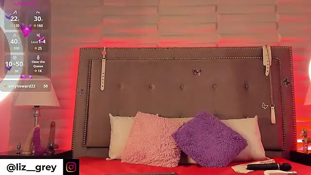 Snapshot of Liz_grey_ chatting on February 15, 9:16 am Liz grey online show from February 15, 9:16 am