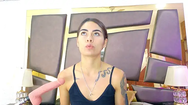 NicoleEsposito online show from October 22, 1:00 pm