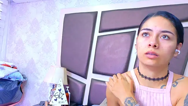 Snapshot of NicoleEsposito chatting on May 14, 1:18 pm NicoleEsposito online show from May 14, 1:18 pm