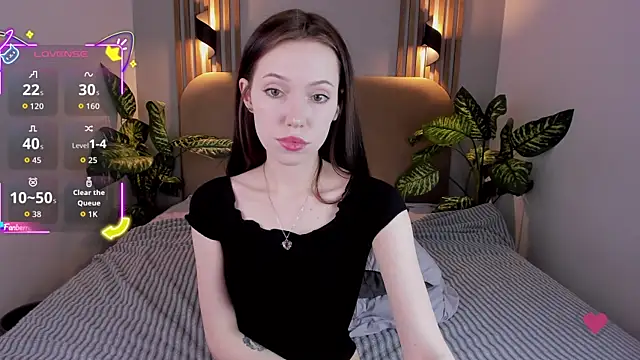 NikkiMiltons online show from September 25, 2:10 pm