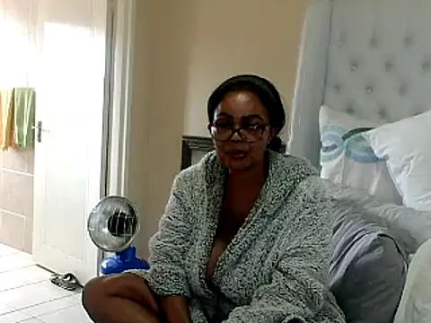 Snapshot of Carocurvy chatting on March 17, 9:12 am Carocurvy online show from March 17, 9:12 am