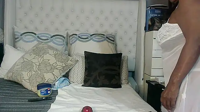 Carocurvy online show from April 15, 4:25 pm