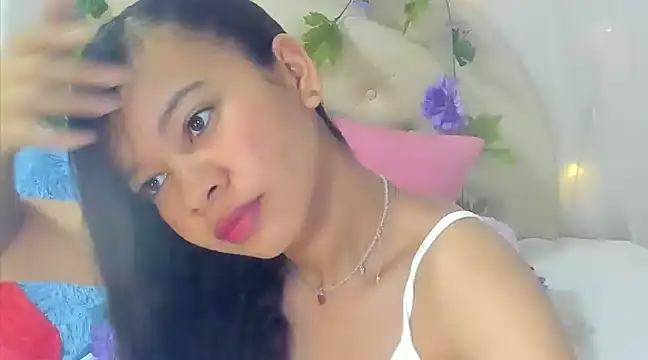 Snapshot of brithany_rousee chatting on December 23, 3:33 pm brithany rousee online show from December 23, 3:33 pm