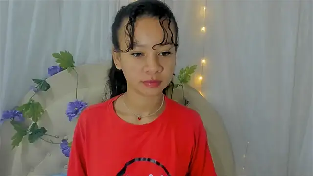 Snapshot of brithany_rousee chatting on December 30, 3:24 pm brithany rousee online show from December 30, 3:24 pm