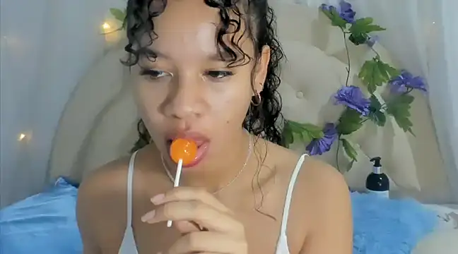 Snapshot of brithany_rousee chatting on January 3, 10:29 pm brithany rousee online show from January 3, 10:29 pm