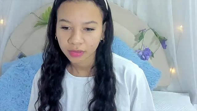 Snapshot of brithany_rousee chatting on January 23, 7:18 pm brithany rousee online show from January 23, 7:18 pm