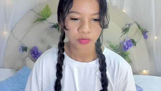 Snapshot of brithany_rousee chatting on January 23, 10:22 pm brithany rousee online show from January 23, 10:22 pm